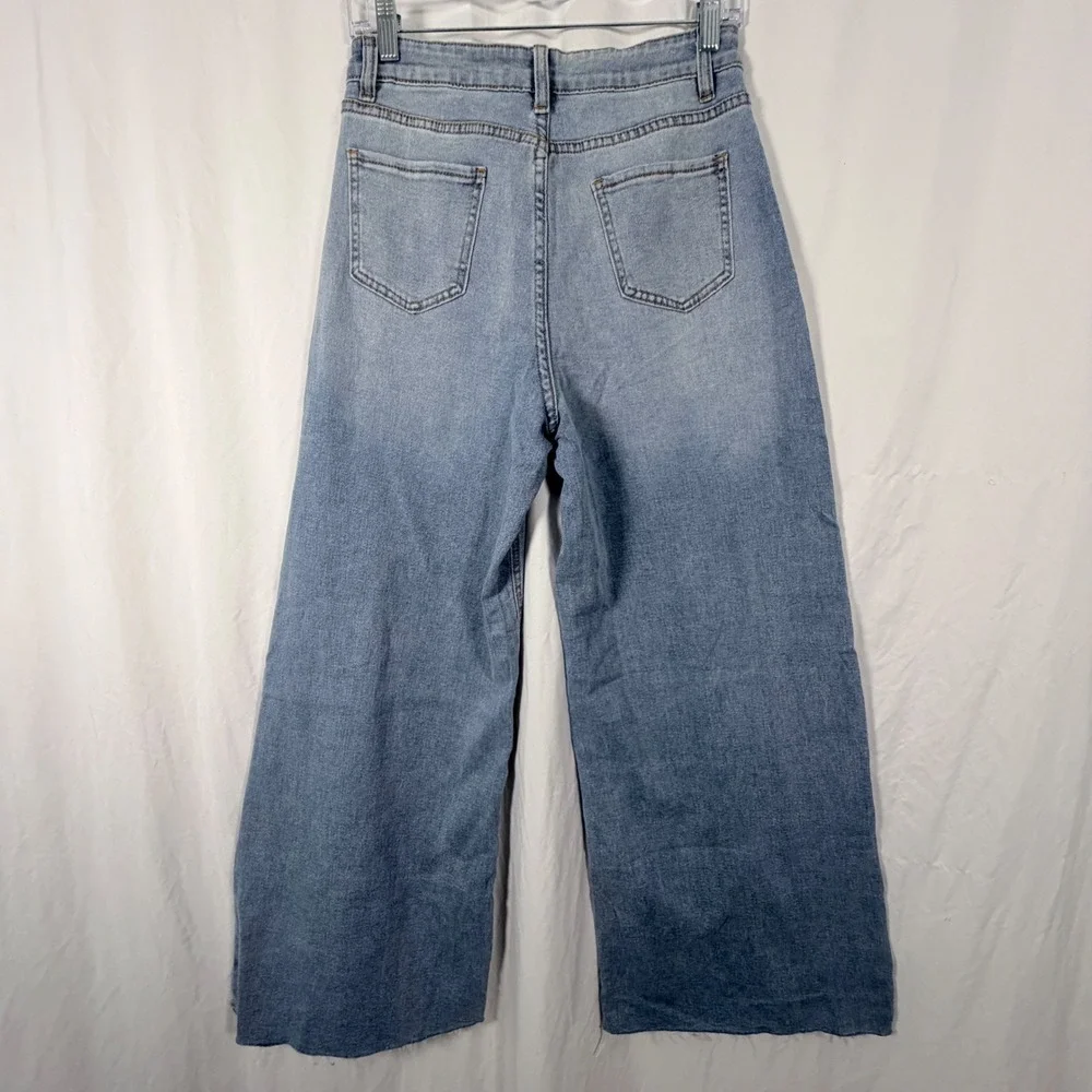 Cupshe Jeans Wide Leg Light Wash Blue Raw Hem Size Medium - Picture 2 of 10